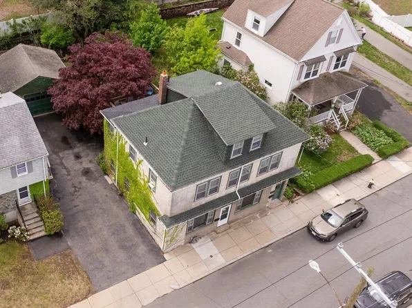 64 Como Rd, Hyde Park, MA 02136