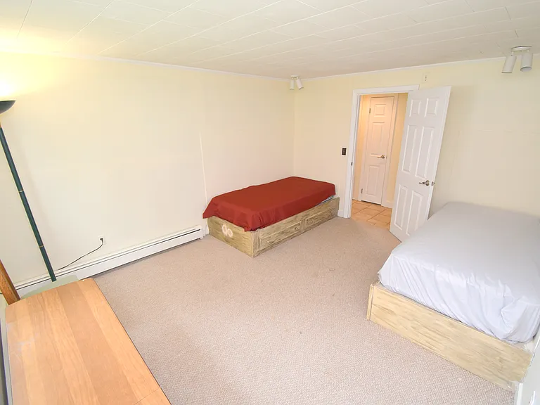 64 Hemlock Ave — Photo 19