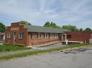 7 14th St SW, Hickory, NC 28602