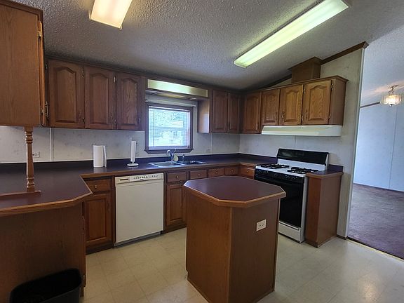 3rd image of 3840 Worthington St