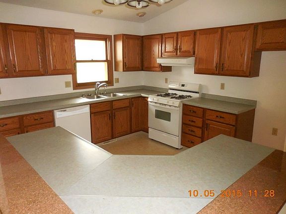 5th image of 3819 Harwood Ln