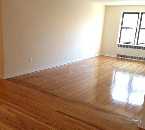2nd image of 125 Christopher St APT 5E