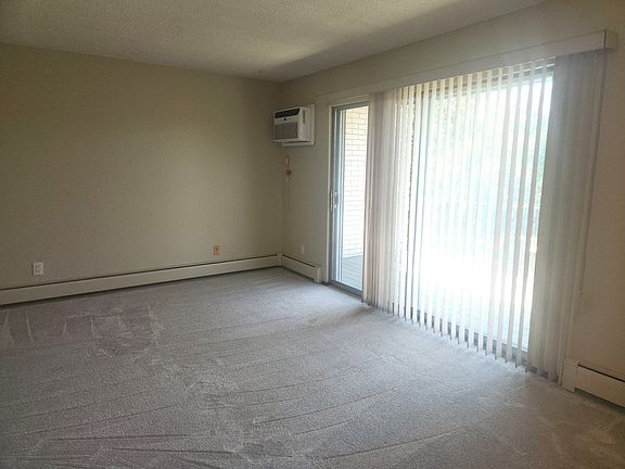 5th image of 2730 Dale St N APT 307