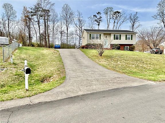 3rd image of 147 Scarlet Ln