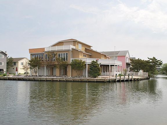 2nd image of 50 Oyster Bay Dr