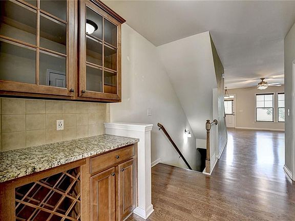5th image of 730 Grove Manor Park