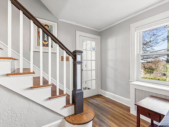 4th image of 280 Knollwood Road