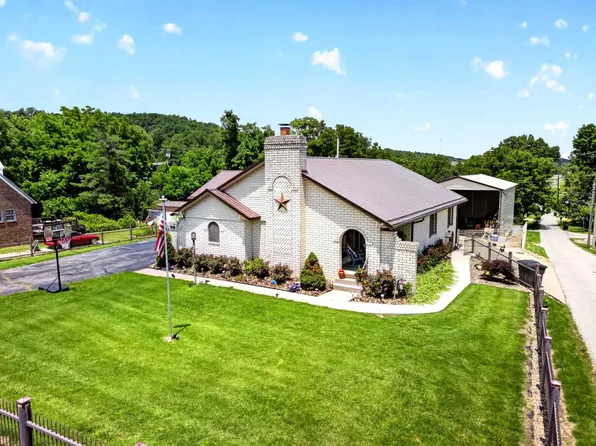 102 W 3rd St, Grayson, KY 41143