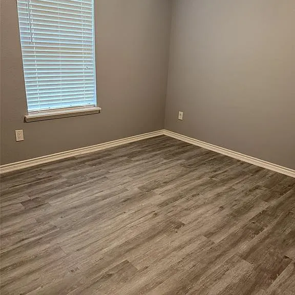 311 W Fern St — Photo 11