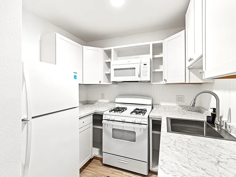 124 Jamestown Ave — Photo 6