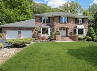 43 Meadow Bluff Rd, Morris Plains, NJ 07950