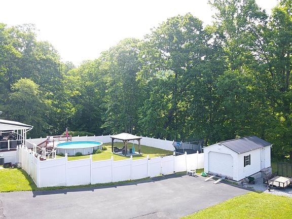 5th image of 954 Brushfork Rd