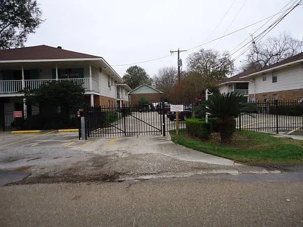 420 Steele Blvd #3 — Photo 3