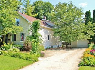 64 W Cotton St, Fond Du Lac, WI 54935