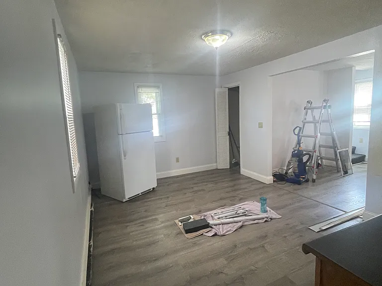 532 Warren St E — Photo 9