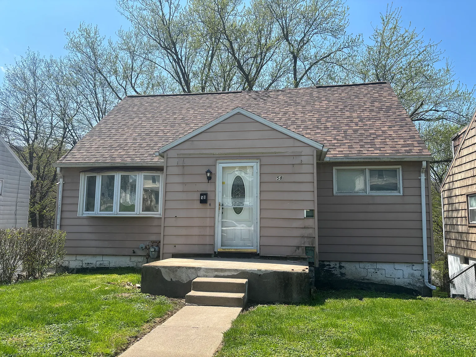 4 bed, 1704 sqft, $2,000 — Photo 1
