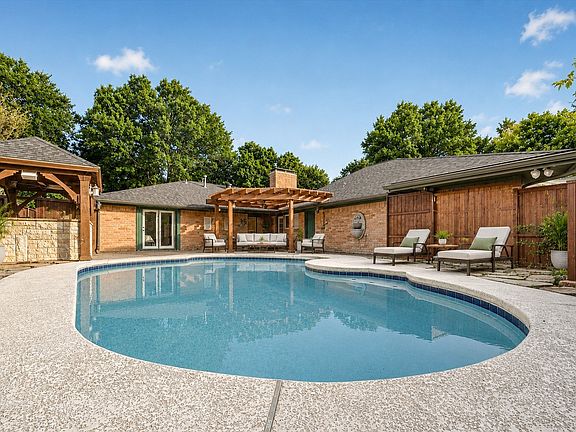 2nd image of 2709 Chadwick Dr