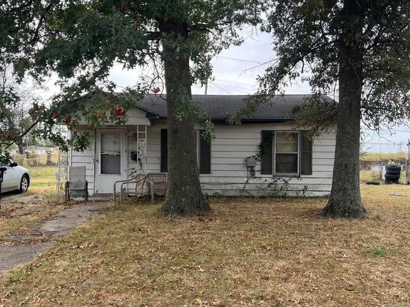 901 Mulberry Dr, Trumann, AR 72472