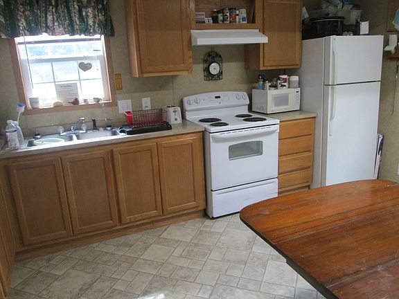 Kitchen -stove-refrigerator