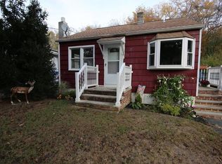 25 Old Forge Rd, Helmetta, NJ 08828