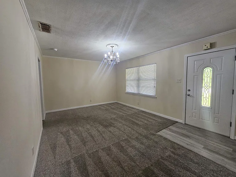 1211 Webb St — Photo 3
