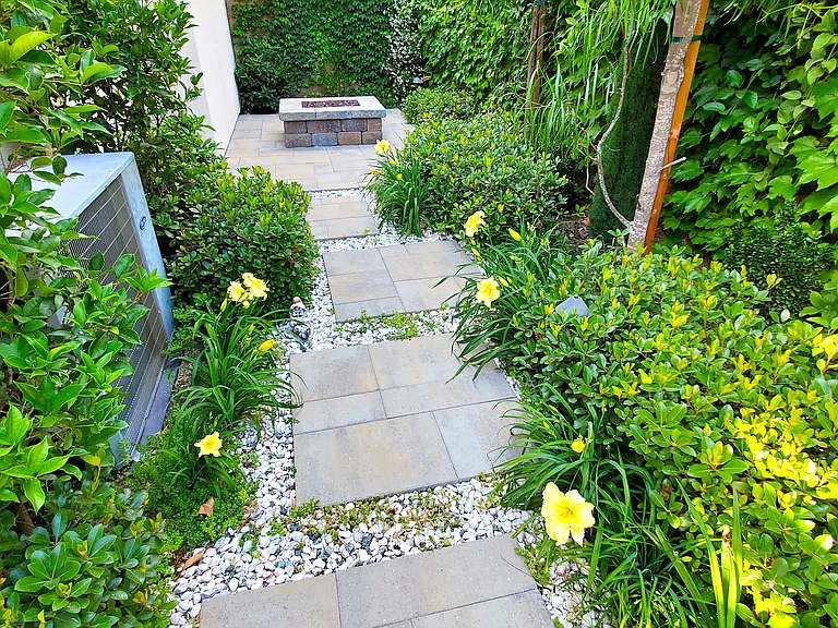 Side Yard Walkway
