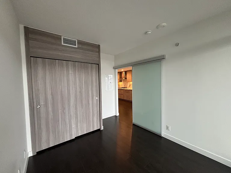 4890 Lougheed Hwy #401 — Photo 8