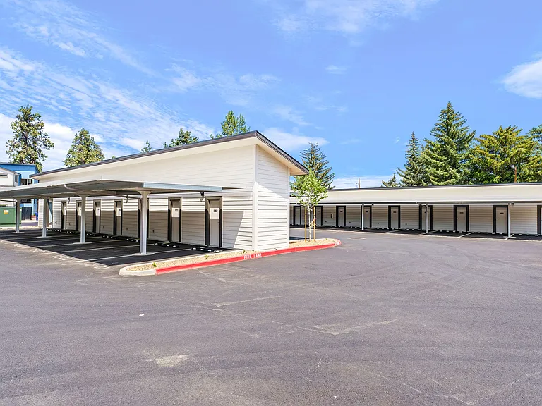 Bridgewater Apartments — Photo 37