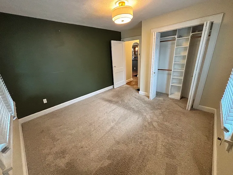 6136 Crittenden Ave — Photo 4