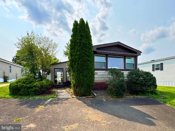 105 Winding Brook Run, North Wales, PA 19454