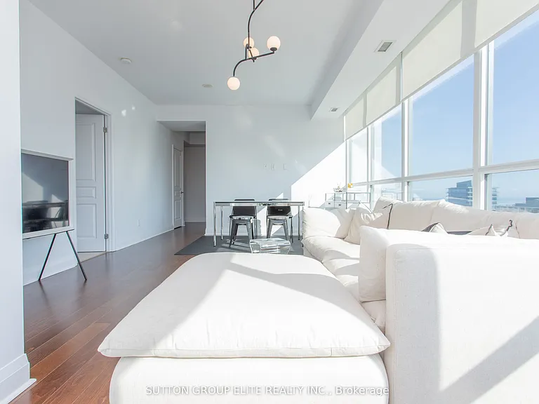 1 Hurontario St #808 — Photo 10