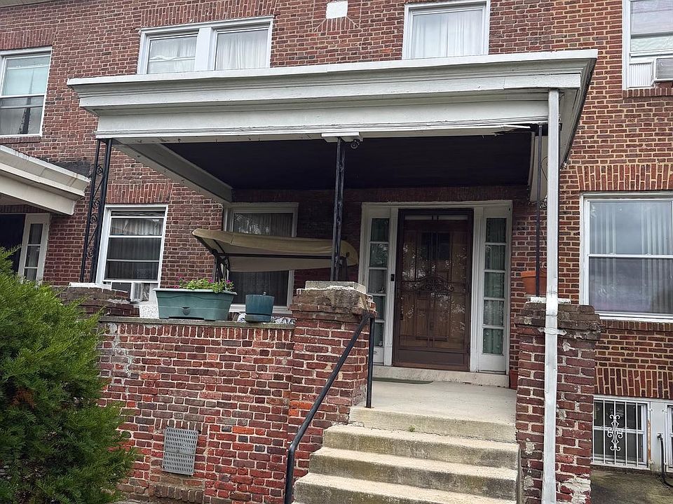 1st image of 1911 E 32nd St