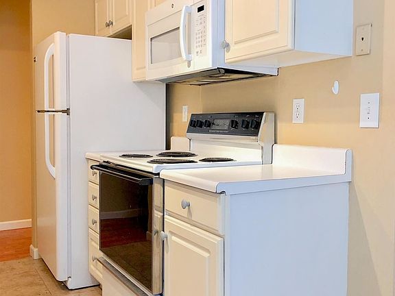 2nd image of 5210 Lake Washington Blvd NE APT 201