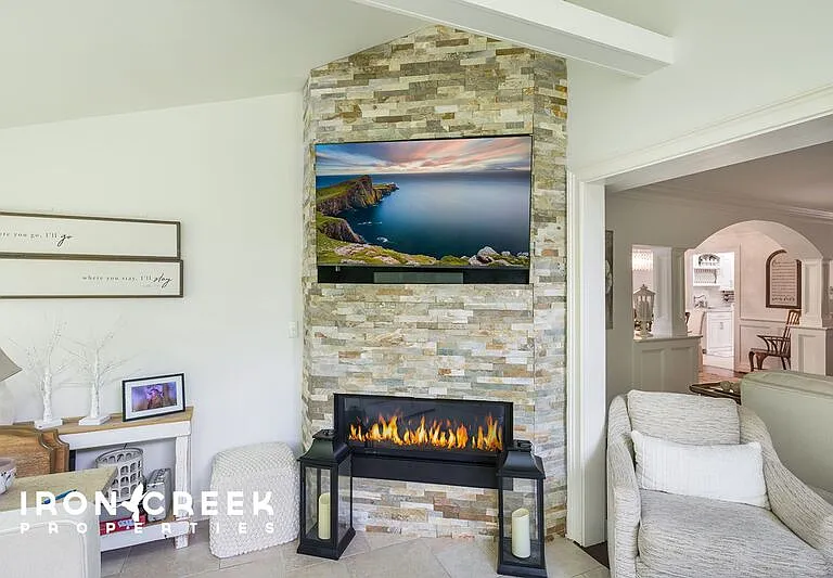 515 Crowfields Ln — Photo 13