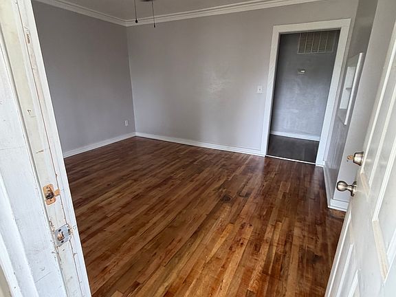 3rd image of 1021 S 10th St