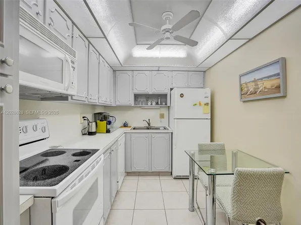 3113 S Ocean Dr APT 603, Hallandale, FL 33009