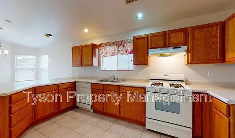 3422 Stony Meadows Cir NE — Photo 6