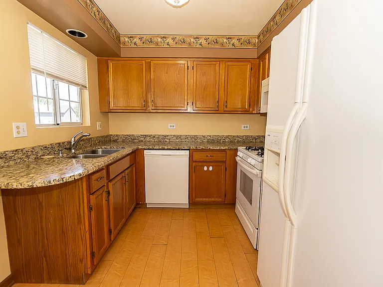 1174 Longford Rd — Photo 8