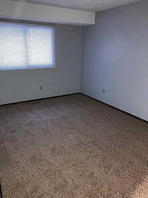 3 bed, 1700 sqft, $2,400 — Photo 3