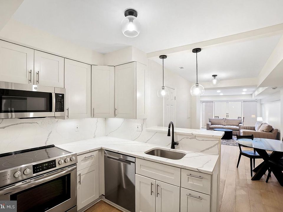 1st image of 1715 15th St NW APT 15