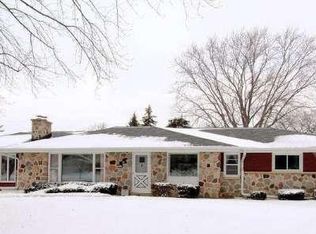 18560 Harvest Ln, Brookfield, WI 53045