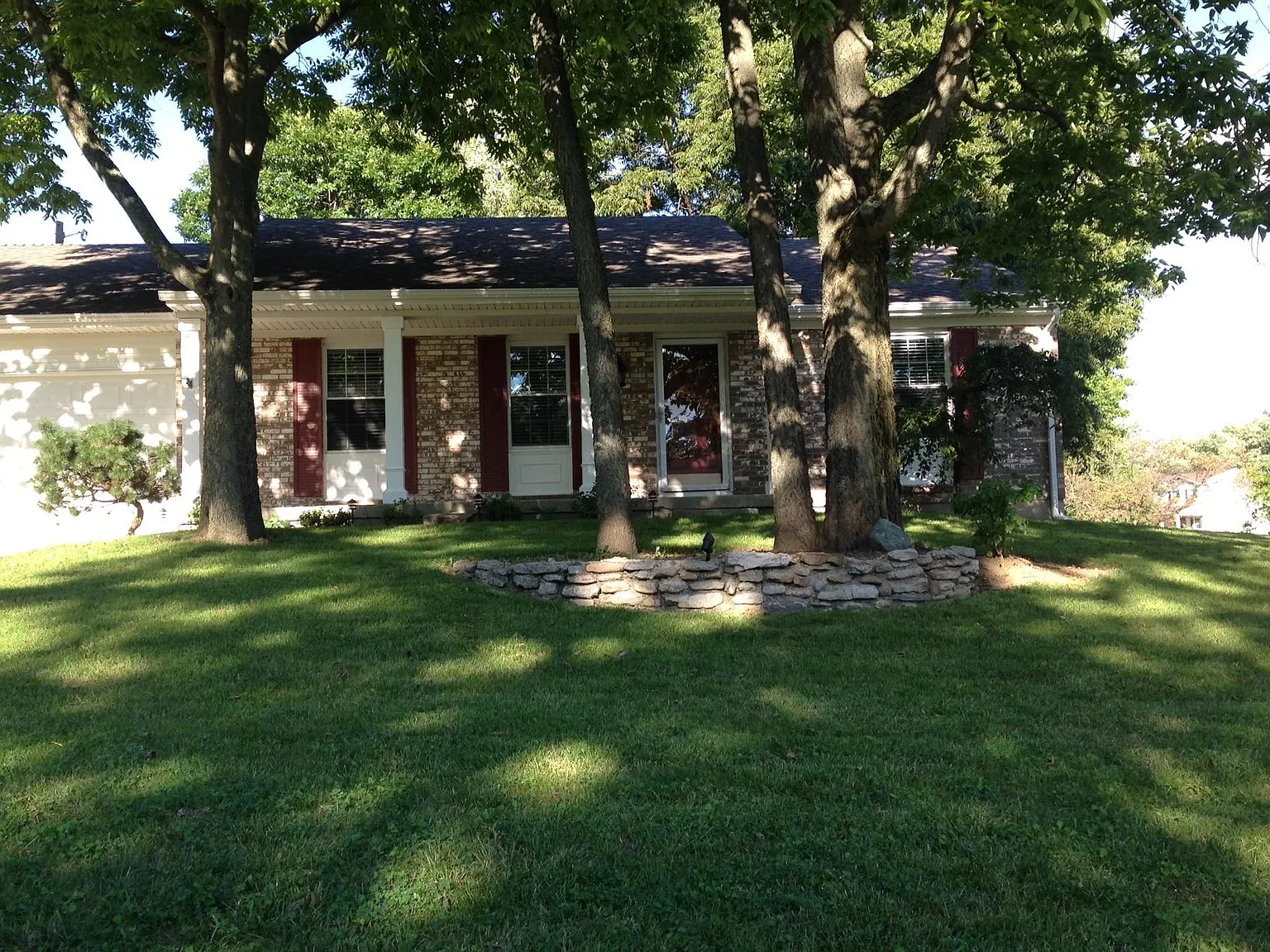 870 Shady Ct photo 1