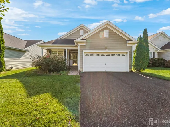 47 Prusakowski Blvd, Parlin, NJ 08859