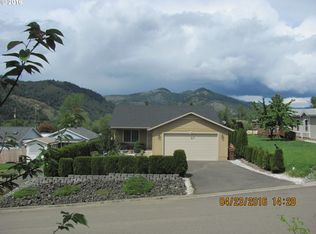 236 Mona St, Myrtle Creek, OR 97457