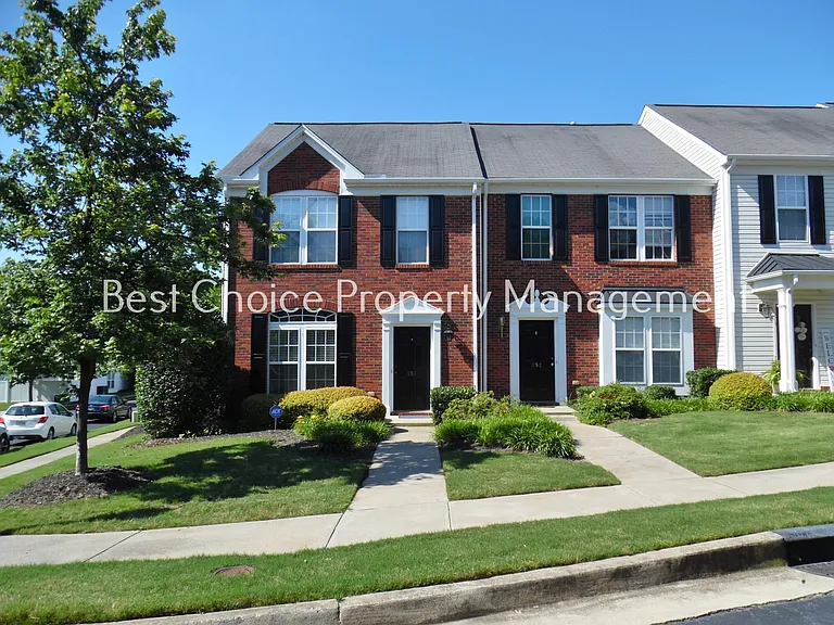 354 Moonstone Dr — Photo 1