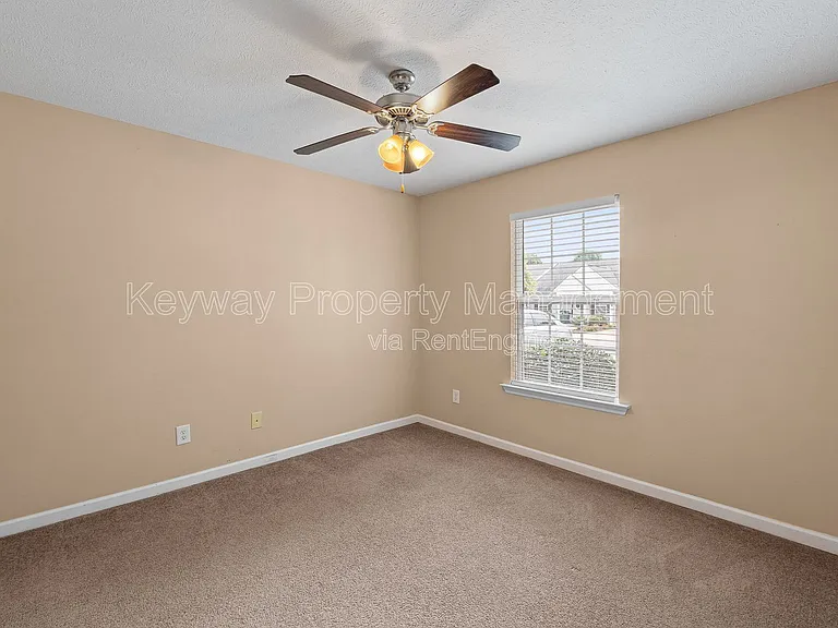 208 Satomi Way — Photo 14