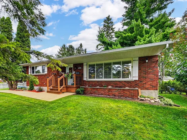 1635 Brookdale Ave, Cornwall, ON K6J 4R2