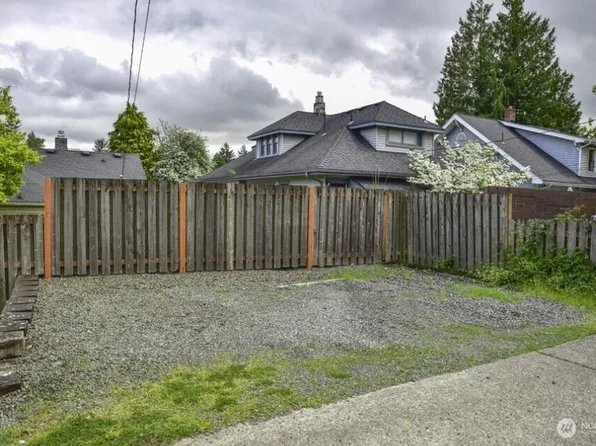 4823 40th Avenue SW #B&C, Seattle, WA 98116