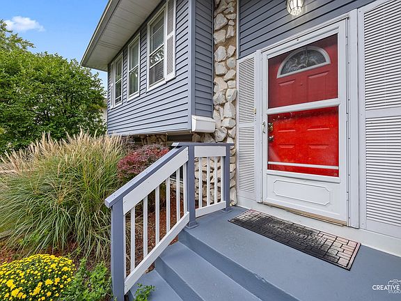 3rd image of 7451 Dahlia Dr