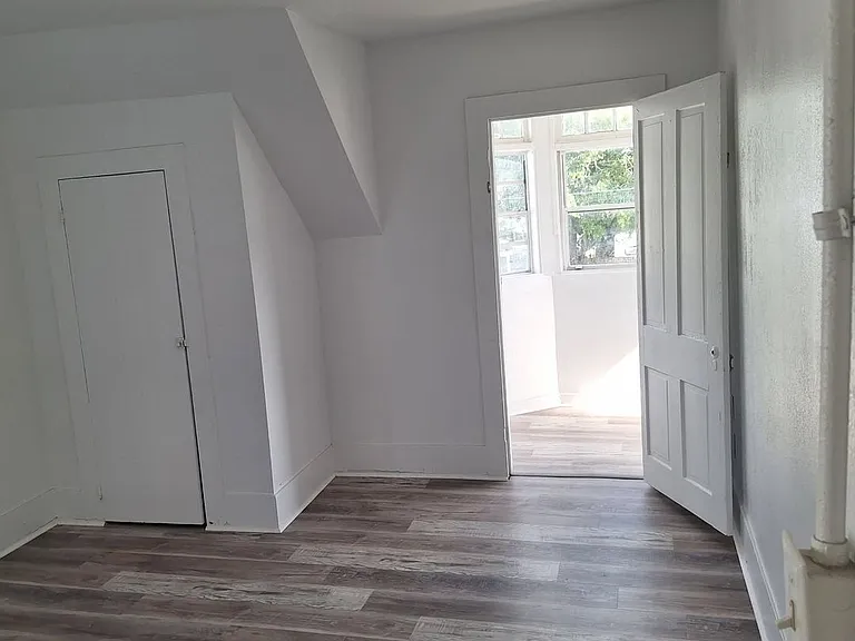 507 Sumner St — Photo 3